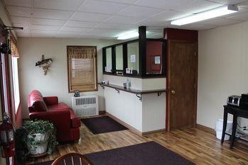 Brown's Motel 2*